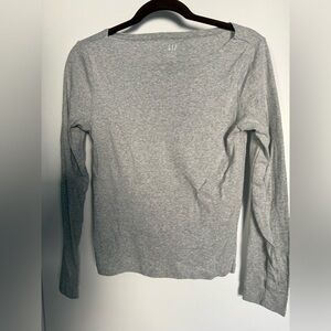 GAP Women's Heather Gray Long Sleeve Tee